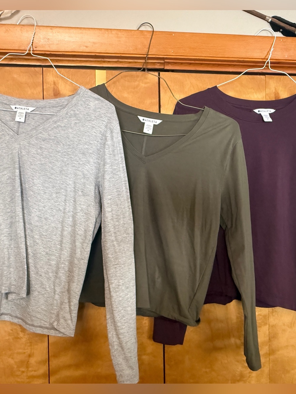 Athleta Long-Sleeve Cropped Shirts Size Medium